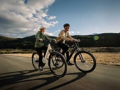 Jeweils mit Riemenantrieb: Zwei neue Light-SUV-E-Bikes sind erhältlich (Bildquelle: Coboc)