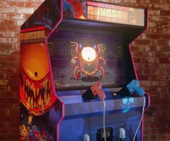 Der Arcade-Automat lässt sich tatsächlich kaufen. (Bild: Devolver Digital)