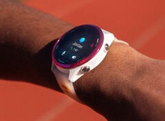 Die Garmin Forerunner 570 wird mit einer auffälligen Lünette in Grün oder Rot angeboten. (Bildquelle: Garmin)