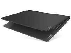 Das IdeaPad Gaming 3 mit einer RTX 4050 und einem ordentlichen QHD-Panel ist jetzt für 849 Euro bestellbar (Bild: Lenovo)