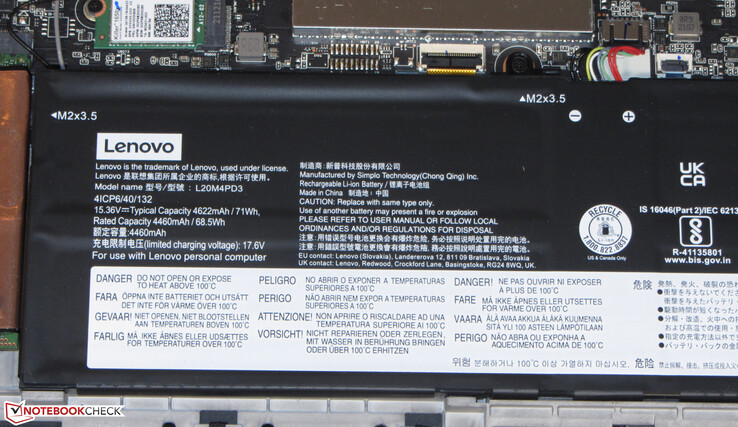 Der Akku verfügt über eine Kapazität von 71 Wh.