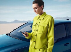 Peugeot bietet seine Dienste e-Routes by Free2move Charge und e-Remote Control für E-Modelle jetzt 10 Jahre kostenfrei an, um die E-Mobilität zu erleichtern (Quelle: Peugeot).