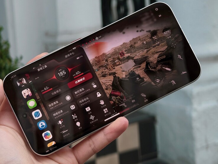 Das Redmi K100 Pro Max in ersten Hands-On-Tests von Digital Chat Station.