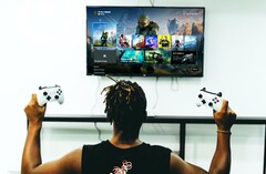 Die Benutzeroberfläche der Xbox Series X sieht hübsch aus, offenbar wird diese aber nicht in 4K dargestellt. (Bild: Humphrey Muleba / Microsoft)