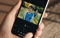 Ja nicht Freunde im Foto bokeh'n sonst droht Ungemach, zumindest im neuesten Apple Werbespot.