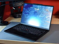 Test Lenovo ThinkPad T14s Gen 5 Laptop: Premium T-ThinkPad mit Intel Core Ultra