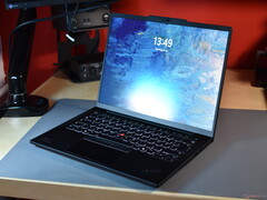 Test Lenovo ThinkPad T14s Gen 5 Laptop: Premium T-ThinkPad mit Intel Core Ultra