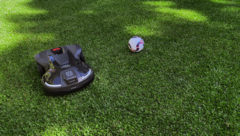 Husqvarna Automower lernen zur EM 2024 den "Victory Dance". (Bild: Husqvarna)