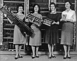 Die ENIAC-Frauen mit großen Gehirnen und noch größeren Computerteilen