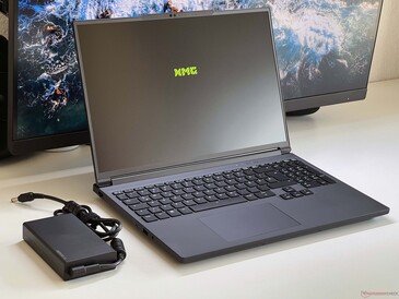 Unser Testsystem: Das XMG Pro 16