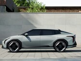 Ein Kia EV4 parkt vor einem Gebäude (Bildquelle: Hyundai Motor Group via Unsplash)