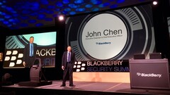 BlackBerry: CEO John Chen hält wenig von Falt-Handys.