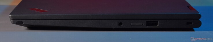 rechts: Stift, 3.5mm Audio, USB A 3.2 Gen 1, Kensington-Lock