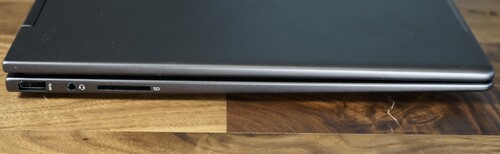 Das HP Envy x360 15 Convertible besitzt einen vollwertigen SD-Kartenslot (Bilder: Philip Macdonald)