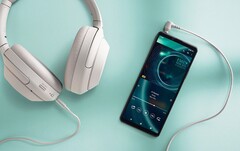 Das Sony Xperia 10 IV bietet eine erstklassige Akkulaufzeit, die sogar das Apple iPhone 14 Pro Max übertrifft. (Bild: Sony)