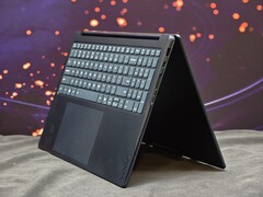 Lenovo hat ein 2-in-1-Notebook mit Nvidias RTX-Spark-Hardware vorgestellt.