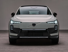 Volvo EX60: Selbstbewusster Auftritt des neuen Premium-Elektro-SUV. Das schwedische E-SUV-Modell fordert mit innovativer Elektroauto-Technik die deutsche Konkurrenz heraus (Bild: Volvo).