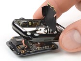 Im Inneren der Apple Watch Series 5 verstecken sich einige Überraschungen. (Bild: iFixit)