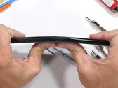 Das Biest unter den Gamer-Phones bewährt sich im Durability-Test von JerryRigEverything.