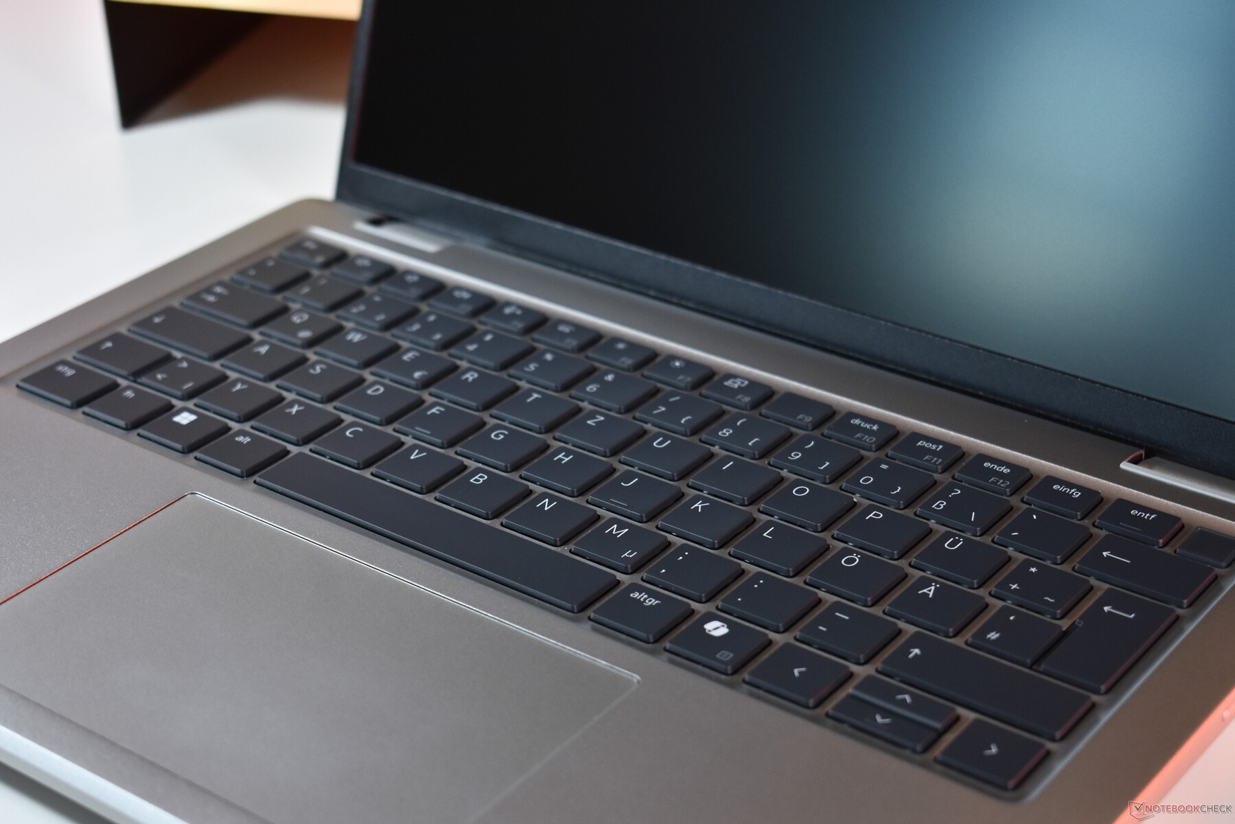 Dell Pro 14 Plus AMD: Tastatur