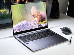 Der Nachfolger des abgebildeten Galaxy Book5 Pro erhält offenbar ein Upgrade auf Panther Lake. (Bildquelle: Notebookcheck)