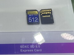 Adatas neue SD-Express-Karte mit 1,6 GByte/s im Lesemodus. (Foto: Andreas Sebayang/Notebookcheck.com)