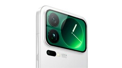 Das kompakte Xiaomi 17 Pro könnte zumindest im Vergleich mit dem größeren Xiaomi 15 Pro ein paar Kamera-Downgrades aufweisen. (Bildquelle: Ace100xd)