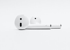 Apple geht beim iPhone 12 noch einen Schritt weiter, um den Absatz seiner Bluetooth-Ohrhörer zu steigern. (Bild: Kui Ye Chen, Unsplash)