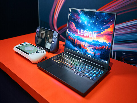 Video: Ein sehr spezielles Lenovo Legion Pro 7i 2025 und Steam OS vs. Windows - Lenovo @CES2025 (EN)