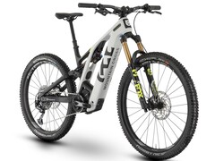 Mountain Cross MC4: Starkes E-MTB mit Carbonrahmen