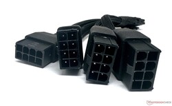 Wenigstens drei 8-Pin-Power-Connectors braucht man damit die Karte bootet