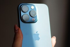 Das Apple iPhone 16 Pro soll eine deutlich bessere Hauptkamera erhalten. (Bild: Sophia Stark)