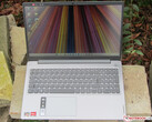 Lenovo IdeaPad 3 15ABA7 im Test: Ausdauerndes Office-Notebook mit leistungsstarker Ryzen-APU