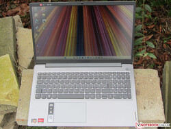 Das Lenovo IdeaPad 3 15ABA7 (82RN007LGE), zur Verfügung gestellt von: