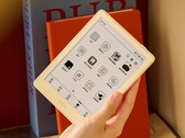 Der Boox Poke 7 E-Book-Reader in der Farbvariante "Sand"