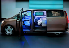 Der neue Mercedes VLE zielt mit 800-Volt-Technik und über 700 Kilometern Reichweite auf das Segment der elektrischen Luxus-Vans ab.