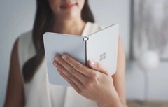 Das Microsoft Surface Duo ist ein spannendes Smartphone, das für die gebotene Hardware aber viel zu teuer ist. (Bild: Microsoft)