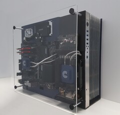 Calyos NSG S0: Passives Gehäuse landet auf Kickstarter