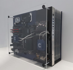 Calyos NSG S0: Passives Gehäuse landet auf Kickstarter