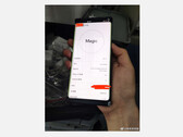 Das Honor Magic3 war kürzlich bereits auf einem geleakten Hands-on-Foto zu sehen. (Bild: Li Ang Ang / Weibo)