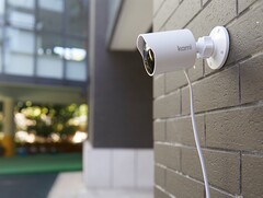 YI Kami: Outdoor-Sicherheitskamera mit Vollfarb-Nachtsicht.