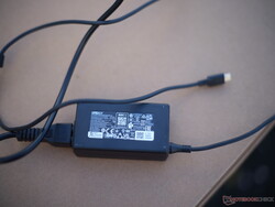 Kompaktes 65 W USB-C-Netzteil von Lite-On