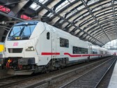Der Steuerwagen im Fokus, auch wenn er nicht steuern kann. (Bildquelle: Oliver Lang / Deutsche Bahn)