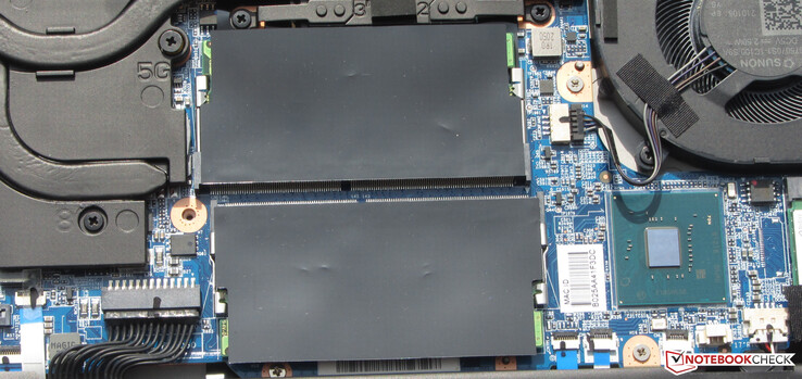 Zwei Arbeitsspeicherbänke sind vorhanden.