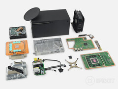 Die Hardware der Xbox Series X lässt sich größtenteils einfach reparieren, die Software verhindert allerdings einige Reparaturen. (Bild: iFixit)