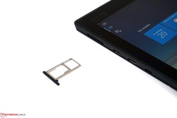 Kombinierter Schlitten für Nano-SIM und MicroSD