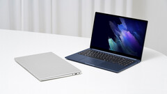 Das Galaxy Book könnte es demnächst mit einem neuen deutlich schnelleren Prozessor geben (Bild: Samsung)
