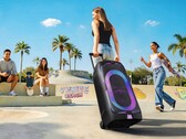 Der Samsung Sound Tower kombiniert eine Leistung von bis zu 240 Watt mit einer Akkulaufzeit von 18 Stunden. (Bildquelle: Samsung)