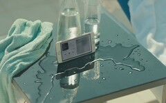 Die kraftvollen Bässe in den iPhone 7-Stereolautsprechern schlagen Wellen.