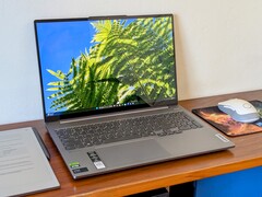 Lenovo IdeaPad Pro 5 16IMH G9 im Test: 90 W GeForce RTX 4050 fast so gut wie die RTX 4060